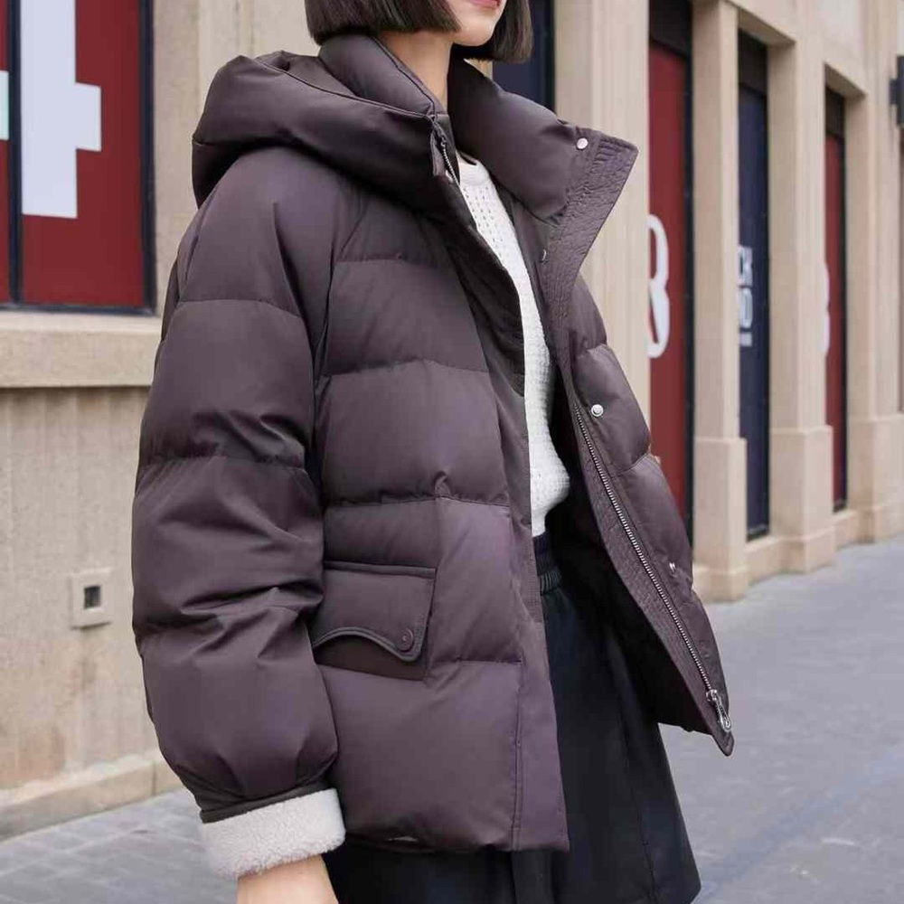 Slim fit, slimming, popular women's down jacket, goose down material